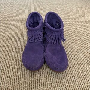 Purple Minnetonka double fringe side zip kids boots
